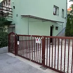 Apartment Deja